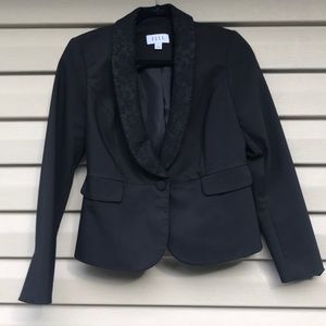 Elle black blazer